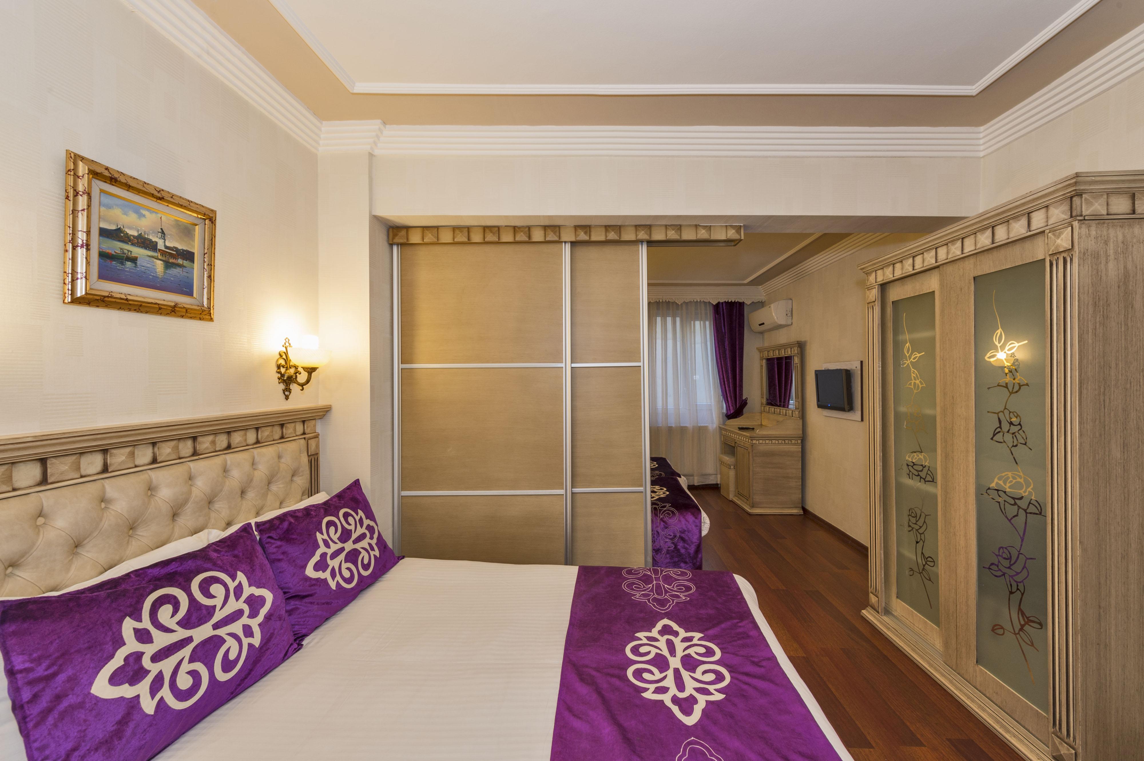 Istanbul holiday. Истамбул Холидей отель Стамбул. Istanbul Holiday Hotel 3. Истамбул Холидей отель Стамбул 3 звезды. Istanbul Holiday Hotel 3* Boutique 3*.